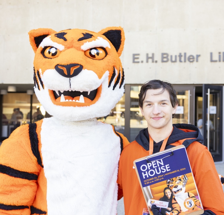 Student with Bengal mascot